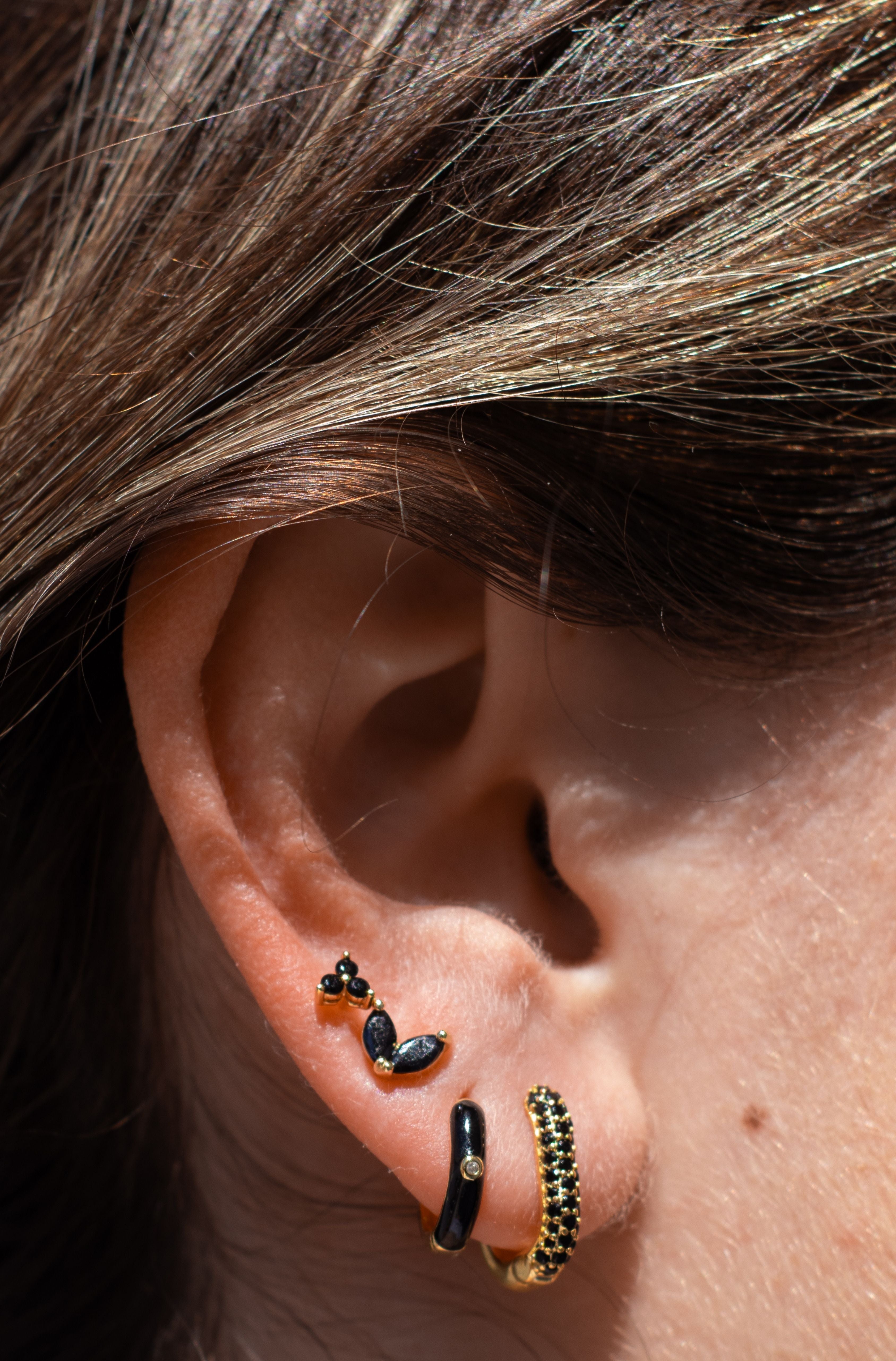 Black Fleur Earring - Unit