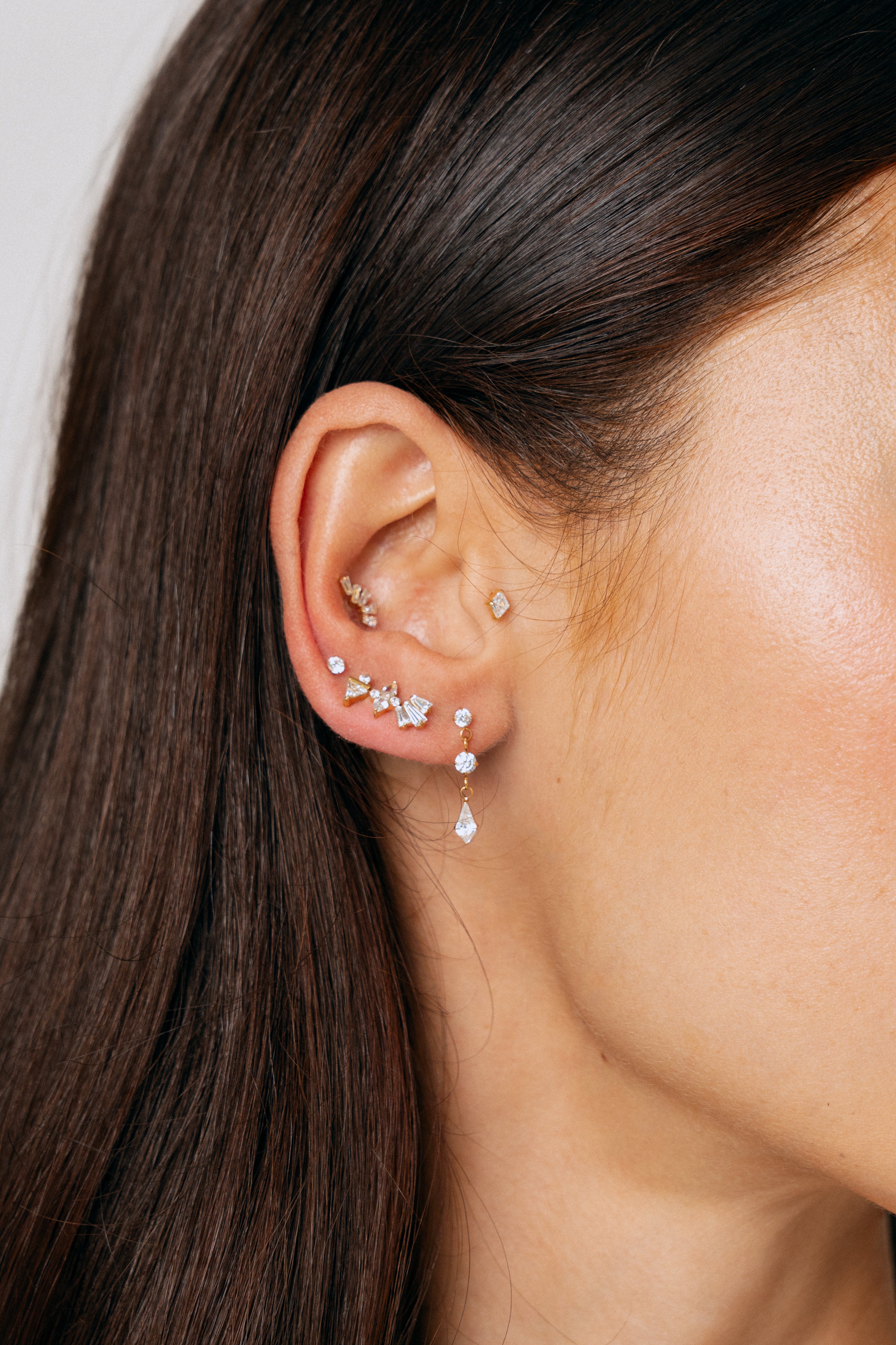 White Aaria Titanium Piercing