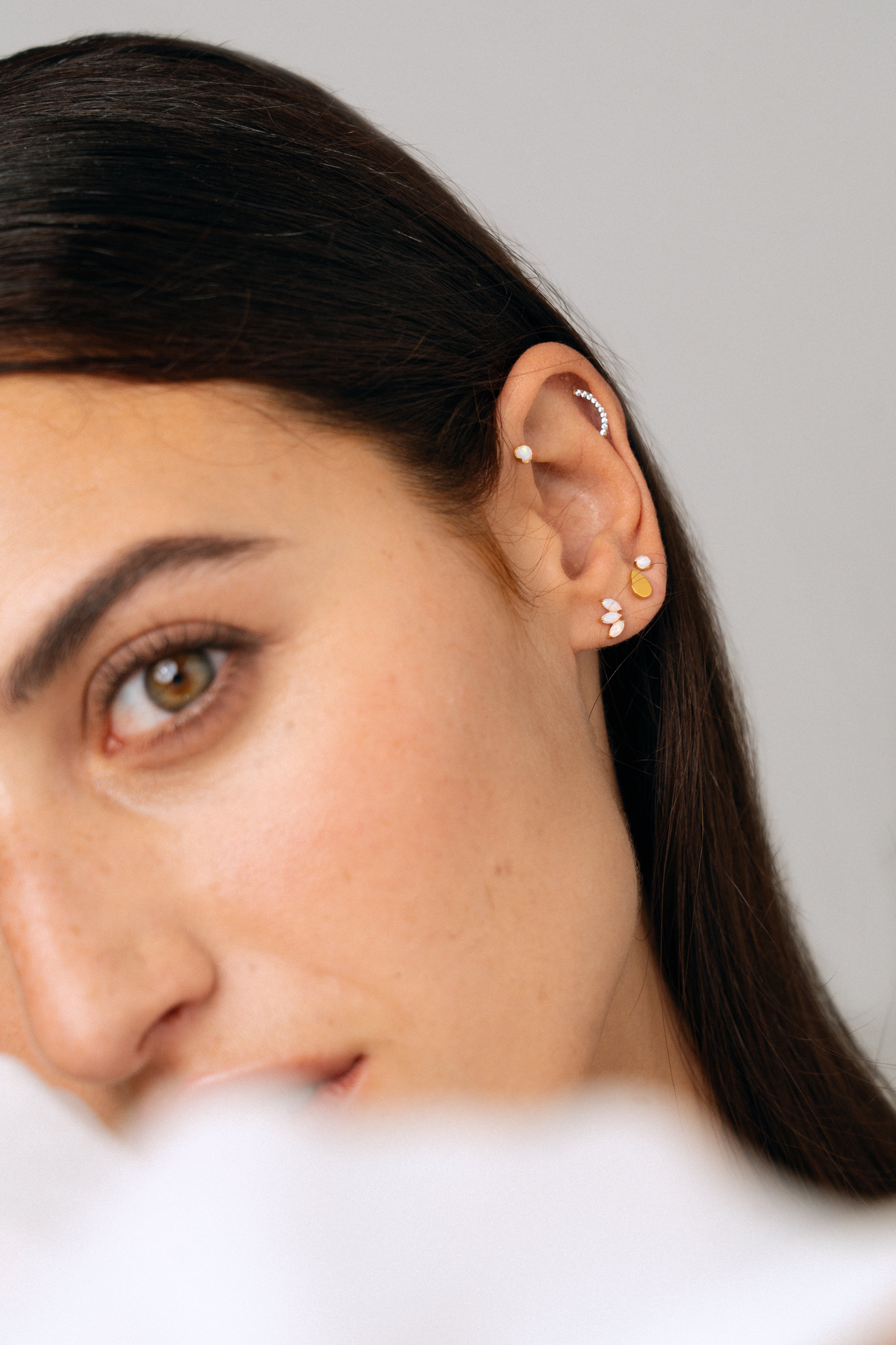 White Curve Titanium Piercing